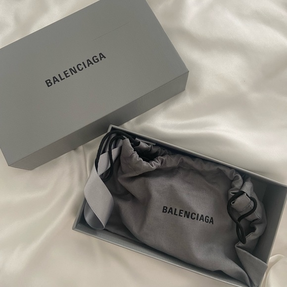BALENCIAGA CASH LONG COIN AND CARD HOLDER IN BLACK - Picture 5 of 5